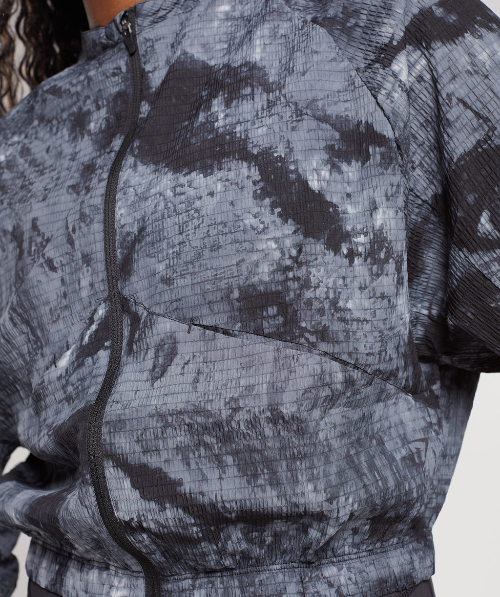 gymshark-elevate-woven-jacket-coin-grey-spray-dye-aw22
