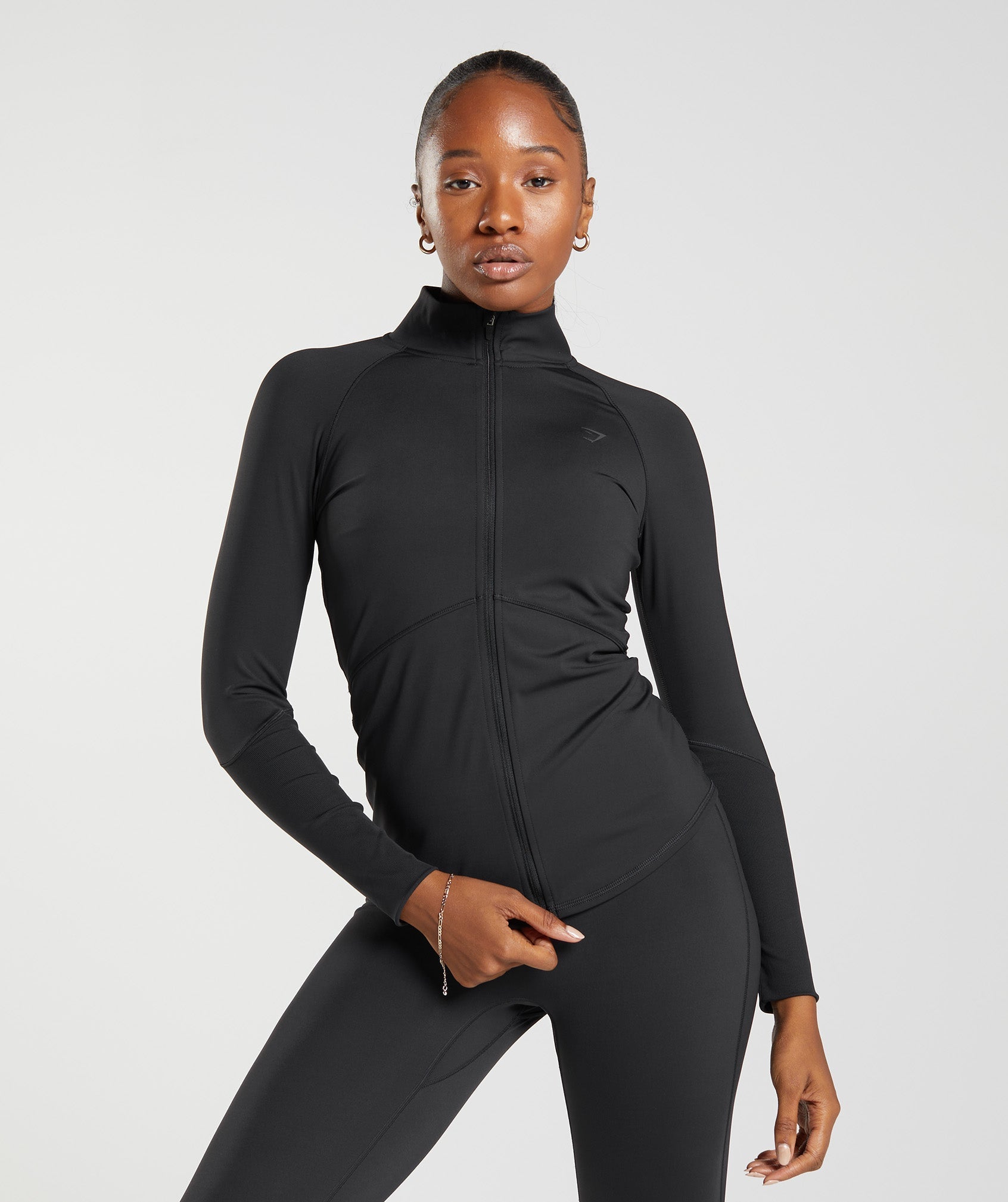 gymshark-elevate-zip-jacket-black-aw22