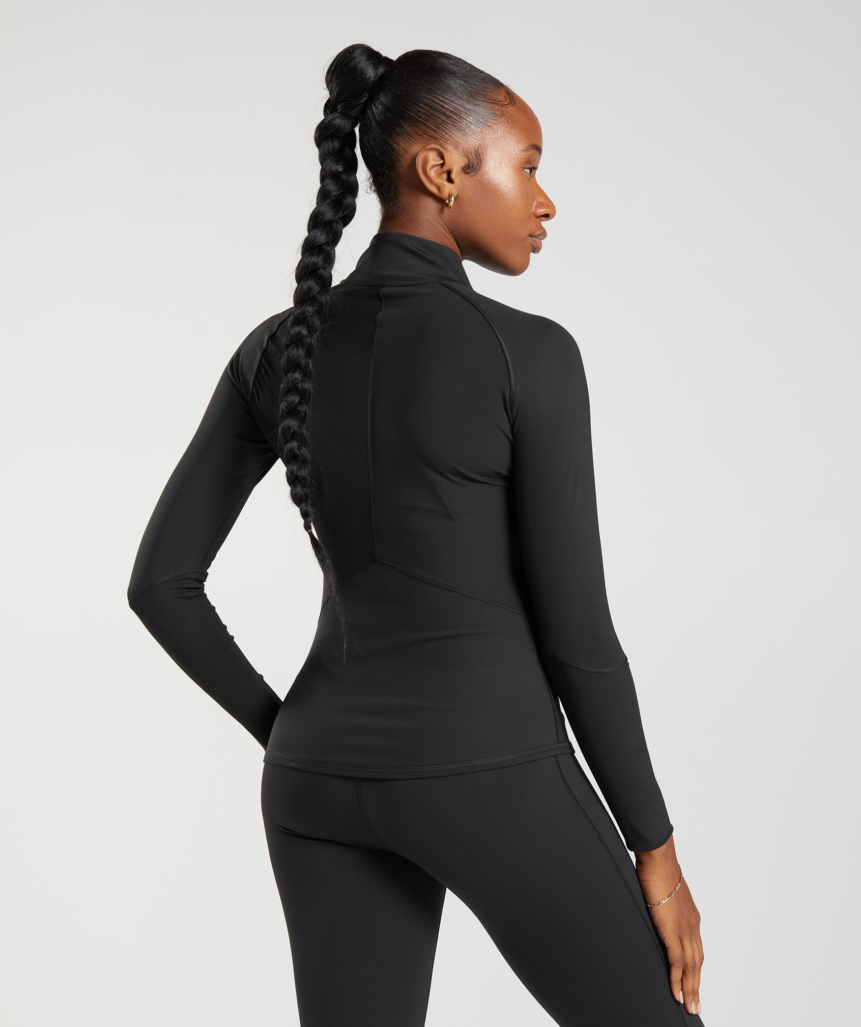 gymshark-elevate-zip-jacket-black-aw22