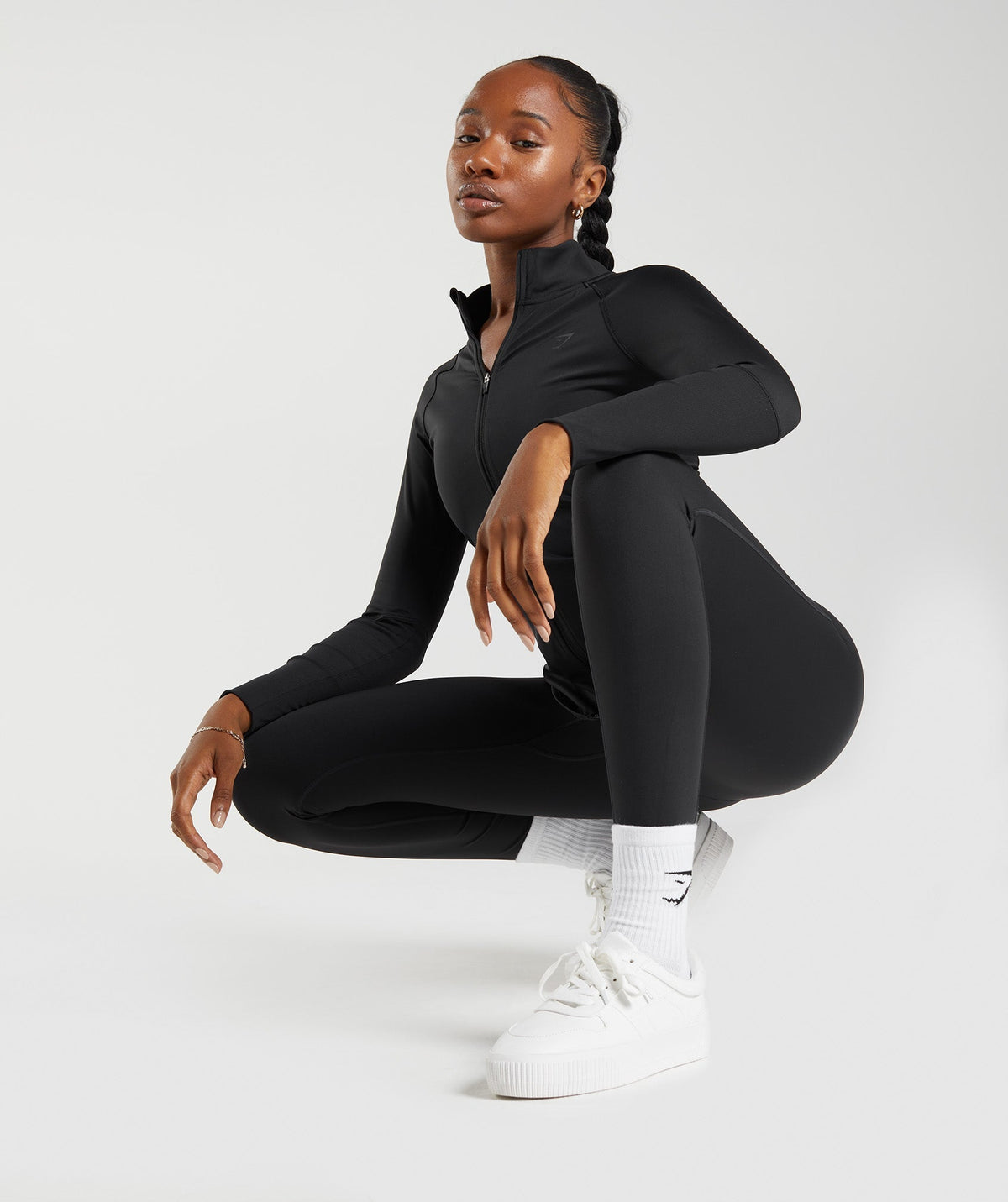 gymshark-elevate-zip-jacket-black-aw22