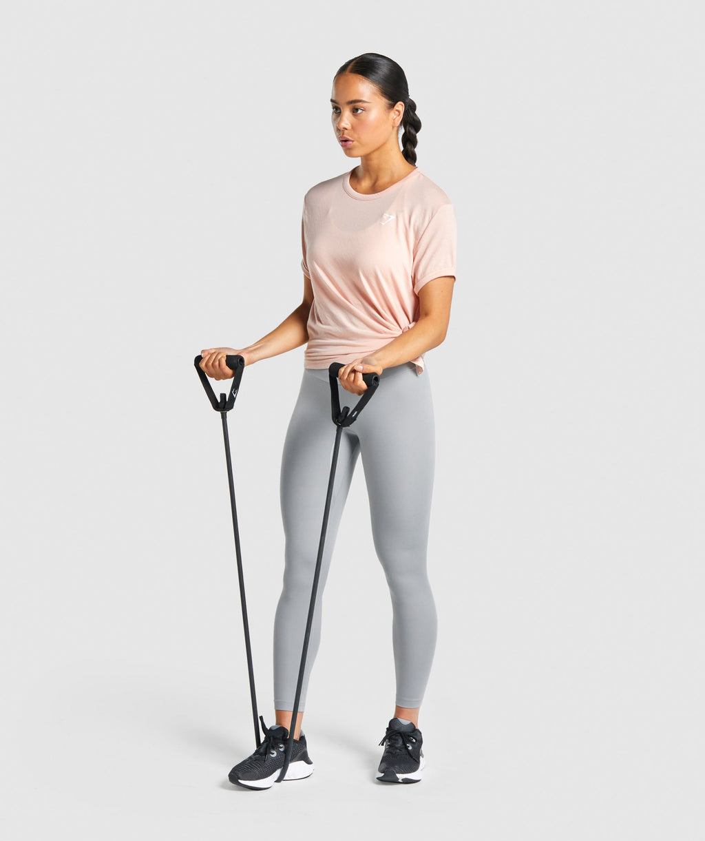 gymshark-essential-t-shirt-light-pink