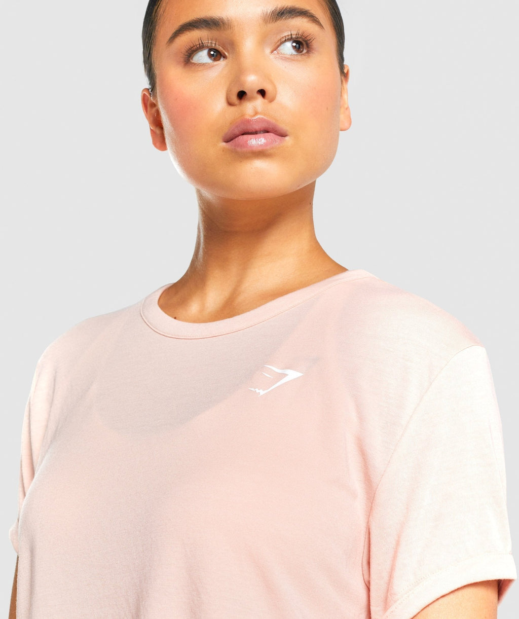 gymshark-essential-t-shirt-light-pink