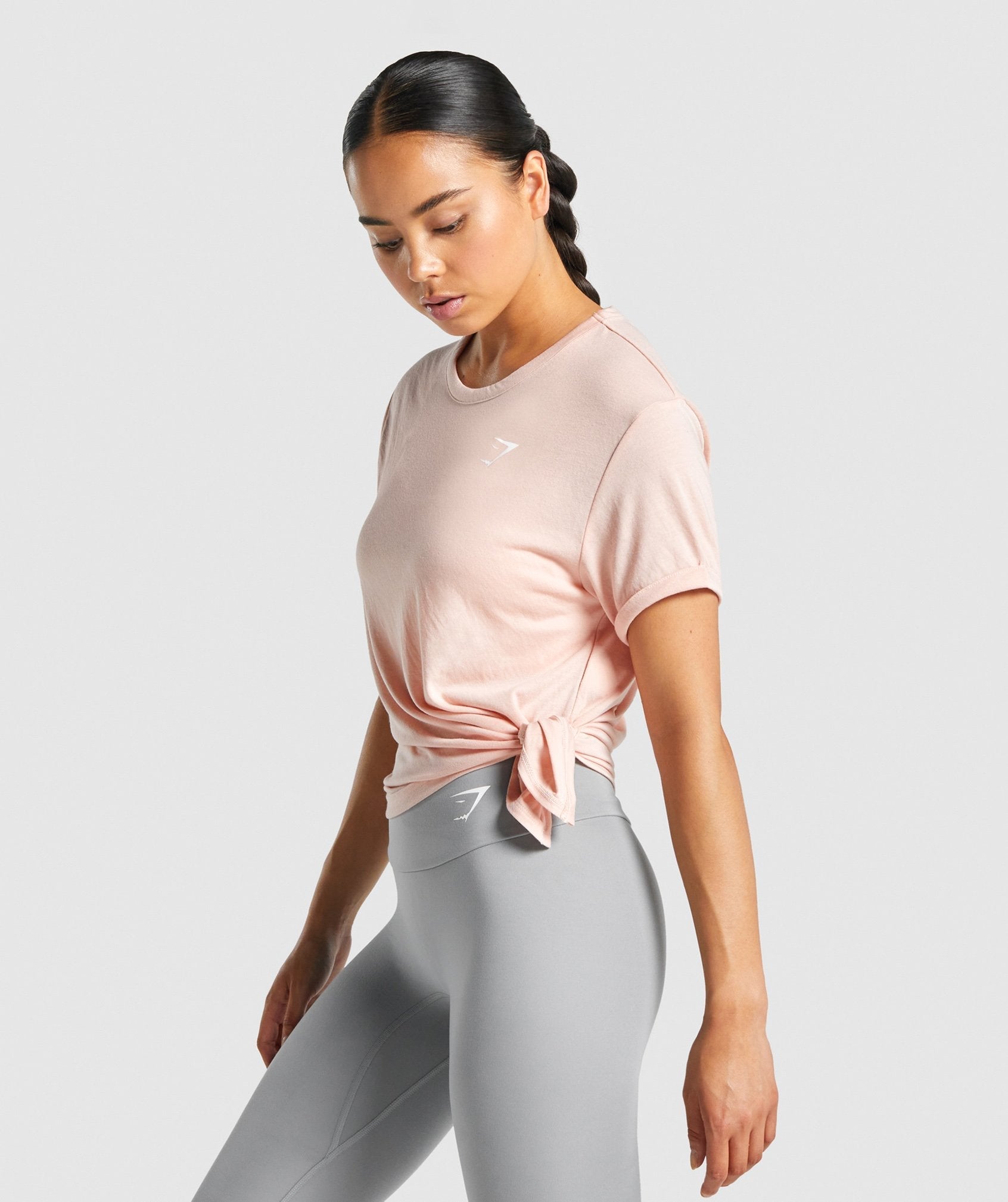 gymshark-essential-t-shirt-light-pink