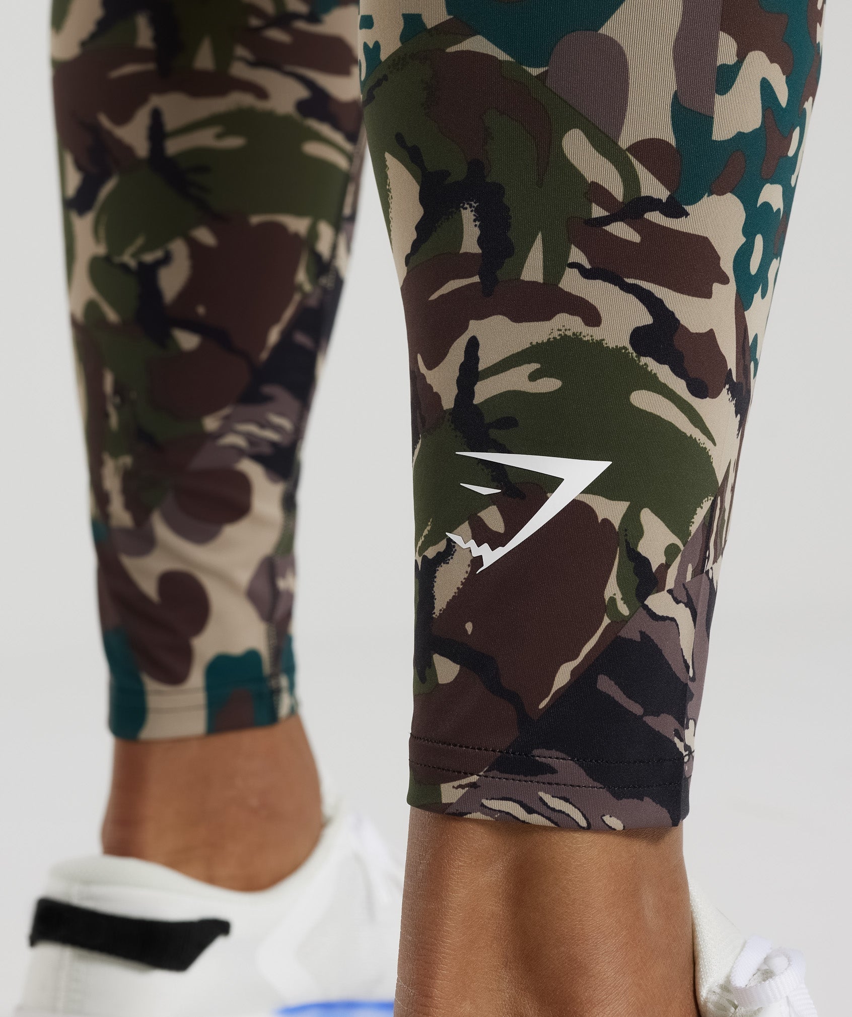 gymshark-element-baselayer-leggings-cement-brown-aw23