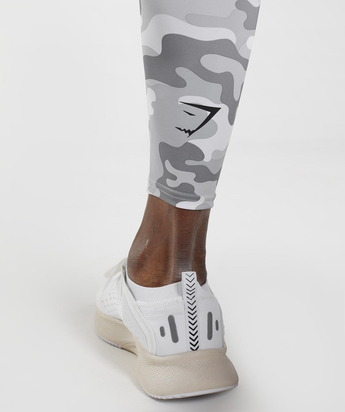 gymshark-element-baselayer-legging-light-grey-print-aw22