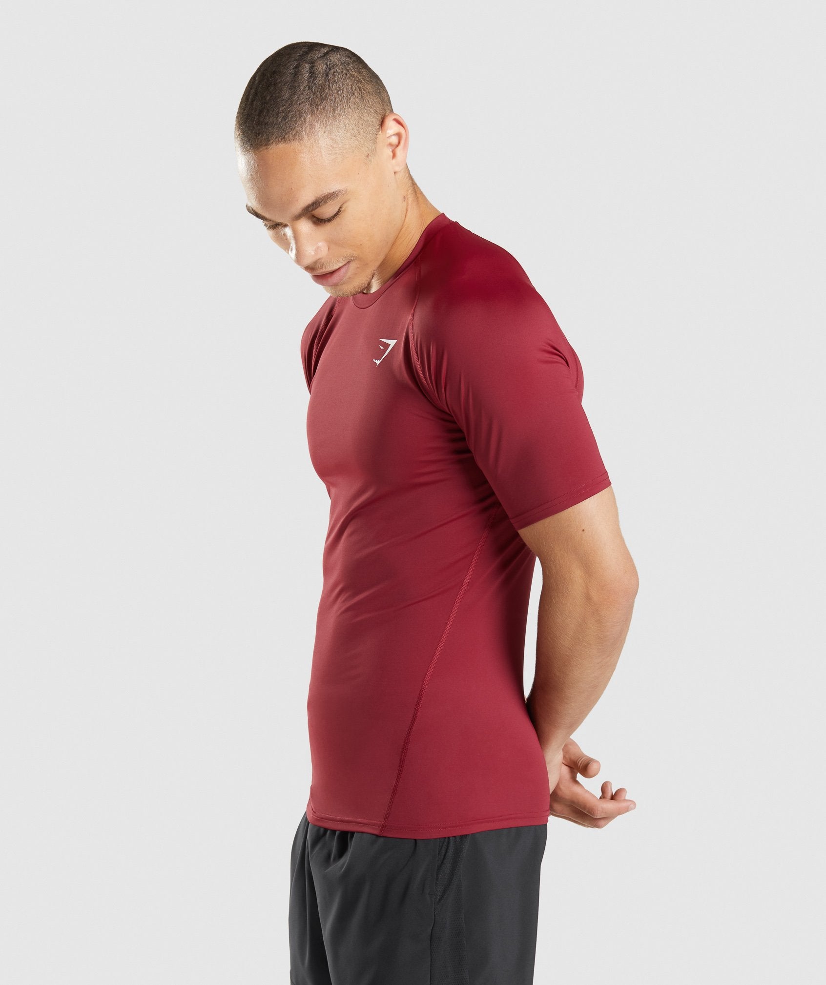 gymshark-element-baselayer-t-shirt-burgundy-aw21