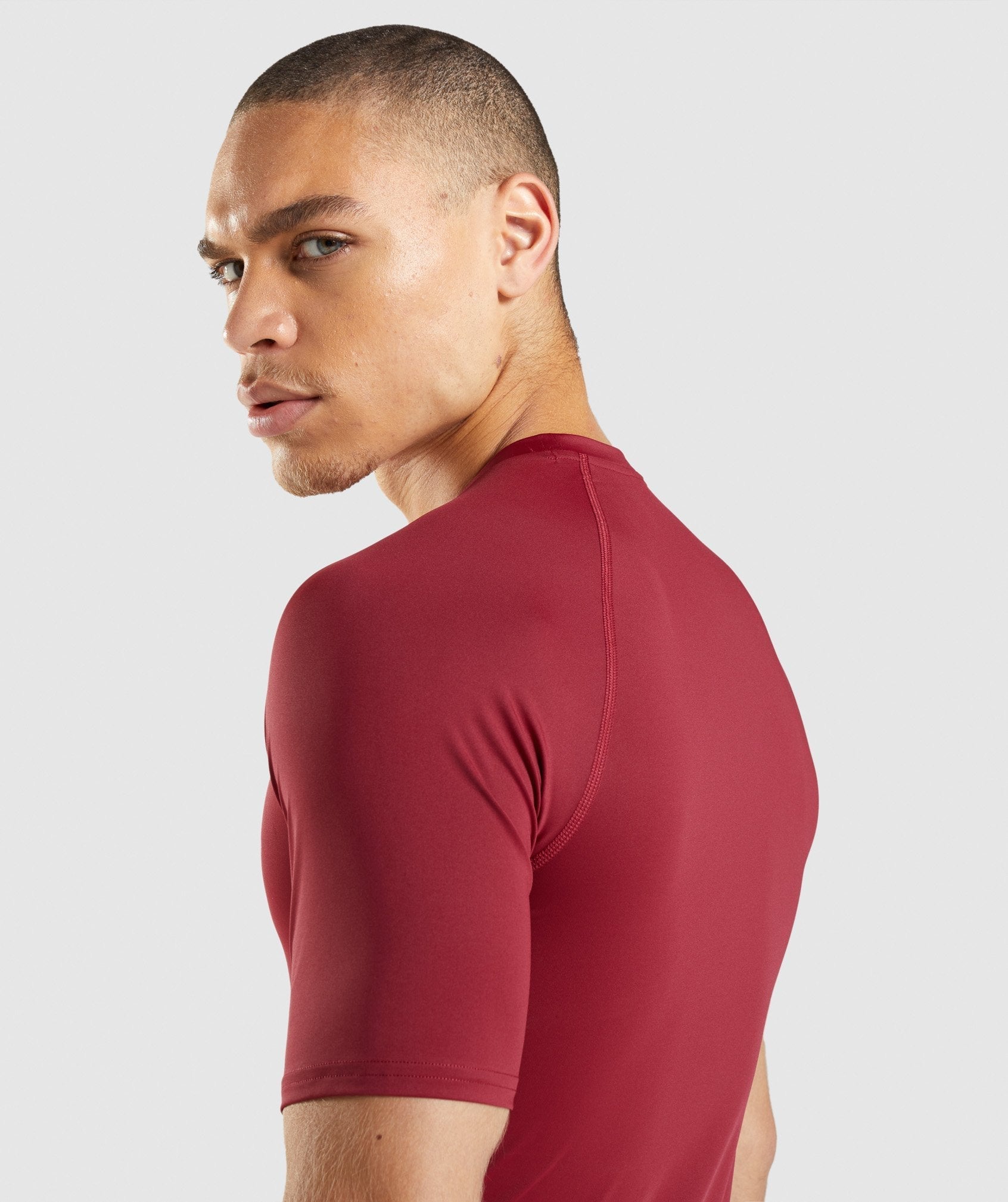 gymshark-element-baselayer-t-shirt-burgundy-aw21