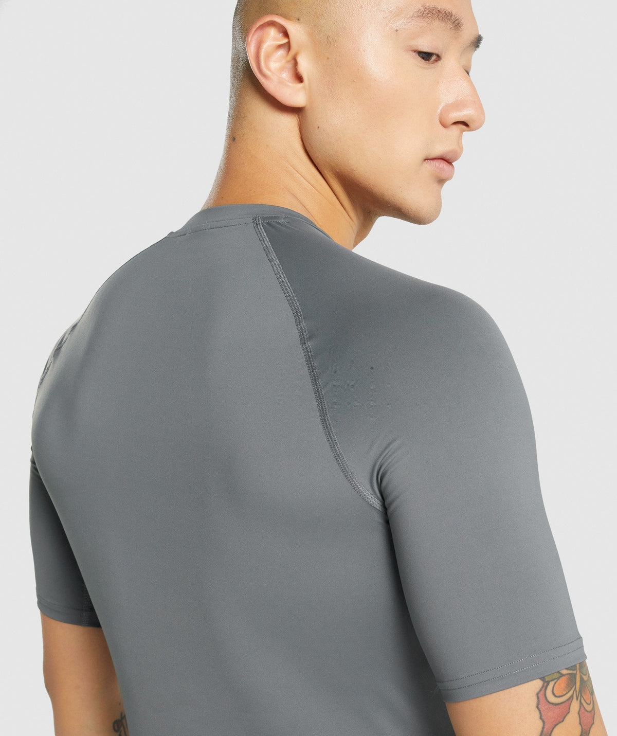 gymshark-element-baselayer-t-shirt-charcoal-aw21