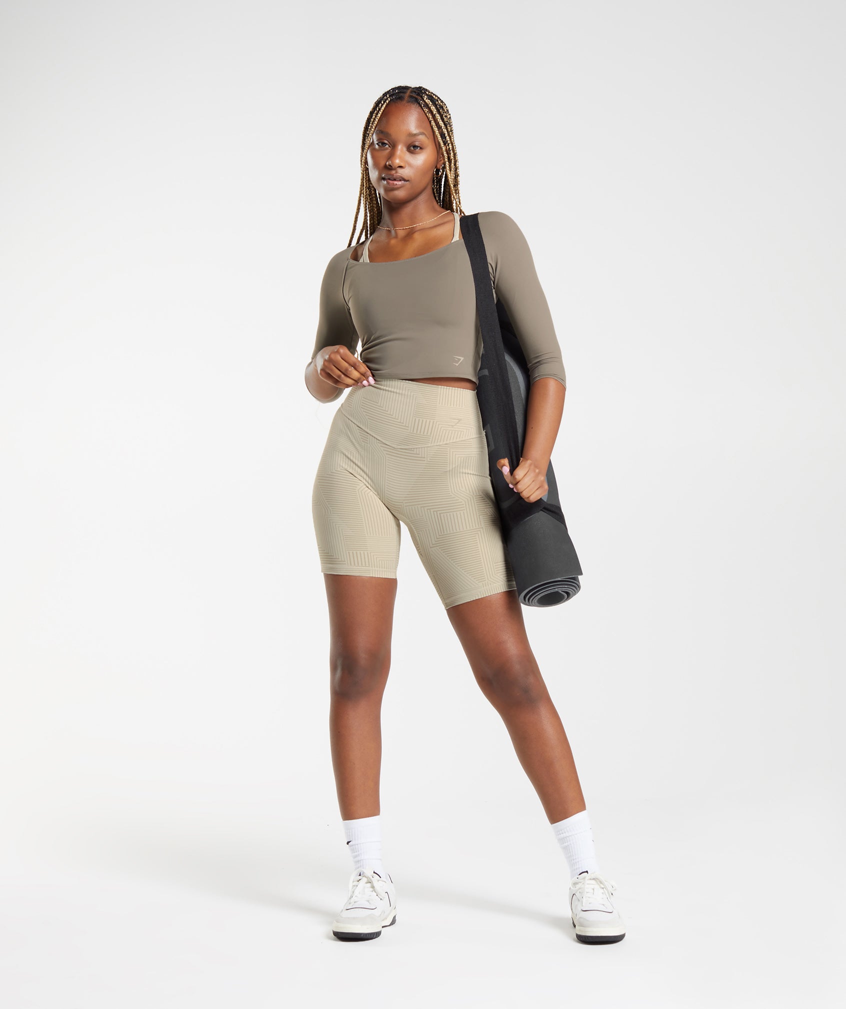 gymshark-elevate-3-4-sleeve-crop-top-brushed-brown-ss23