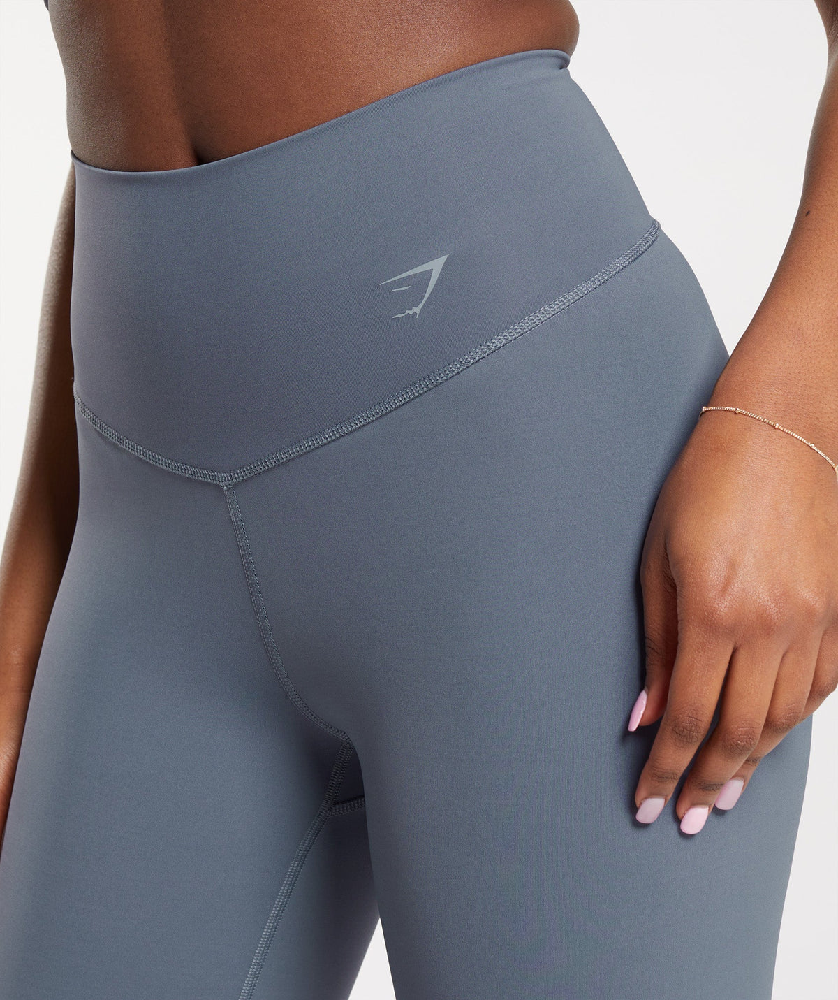 gymshark-elevate-flared-leggings-evening-blue-ss23
