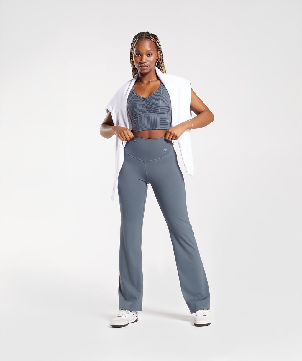 gymshark-elevate-flared-leggings-evening-blue-ss23