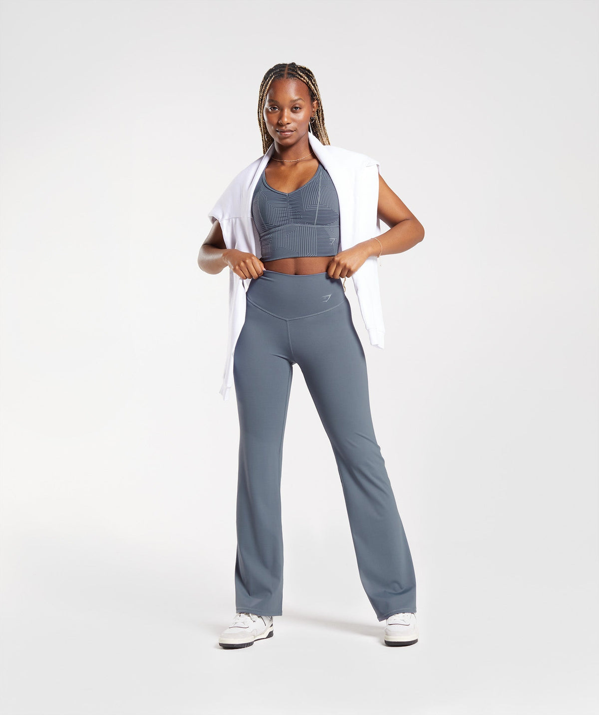gymshark-elevate-flared-leggings-evening-blue-ss23