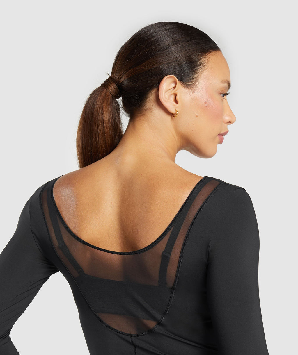 gymshark-elevate-long-sleeve-top-black-ss25