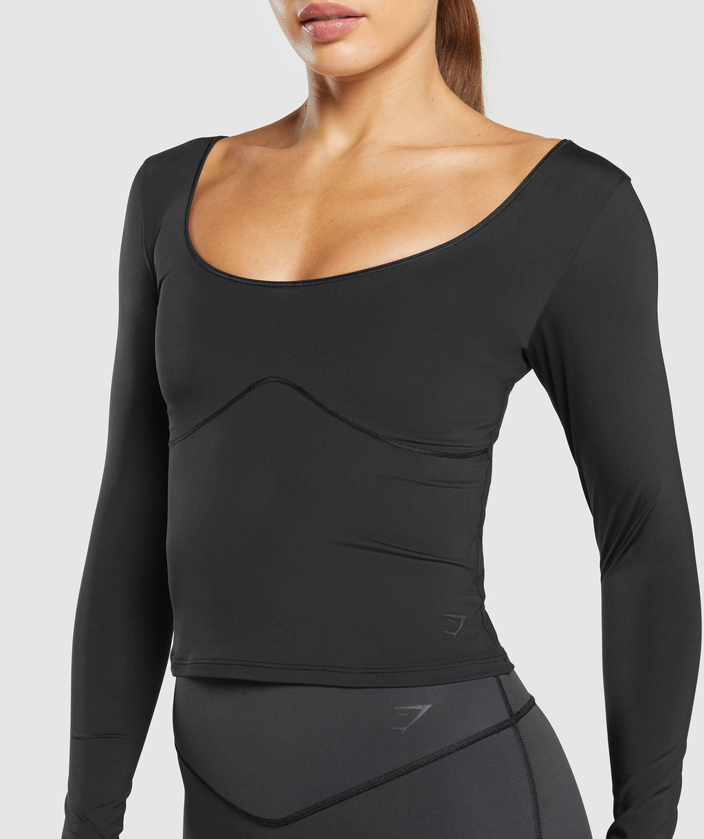 gymshark-elevate-long-sleeve-top-black-ss25
