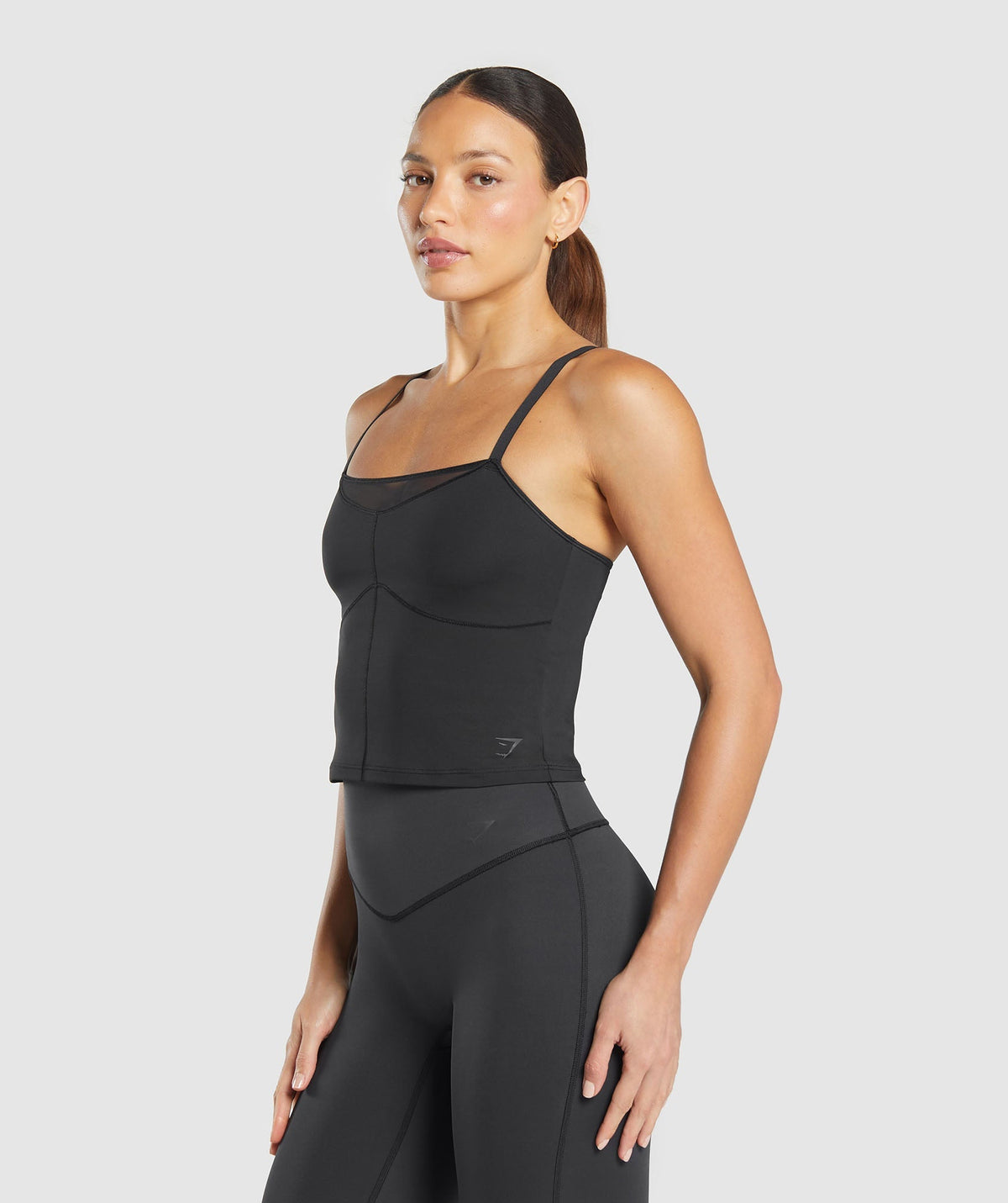 gymshark-elevate-mesh-tank-with-shelf-black-ss25