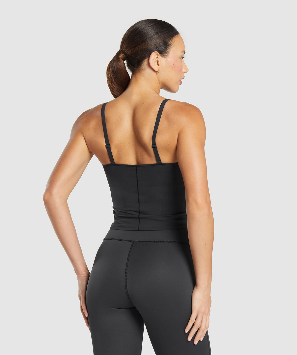 gymshark-elevate-mesh-tank-with-shelf-black-ss25