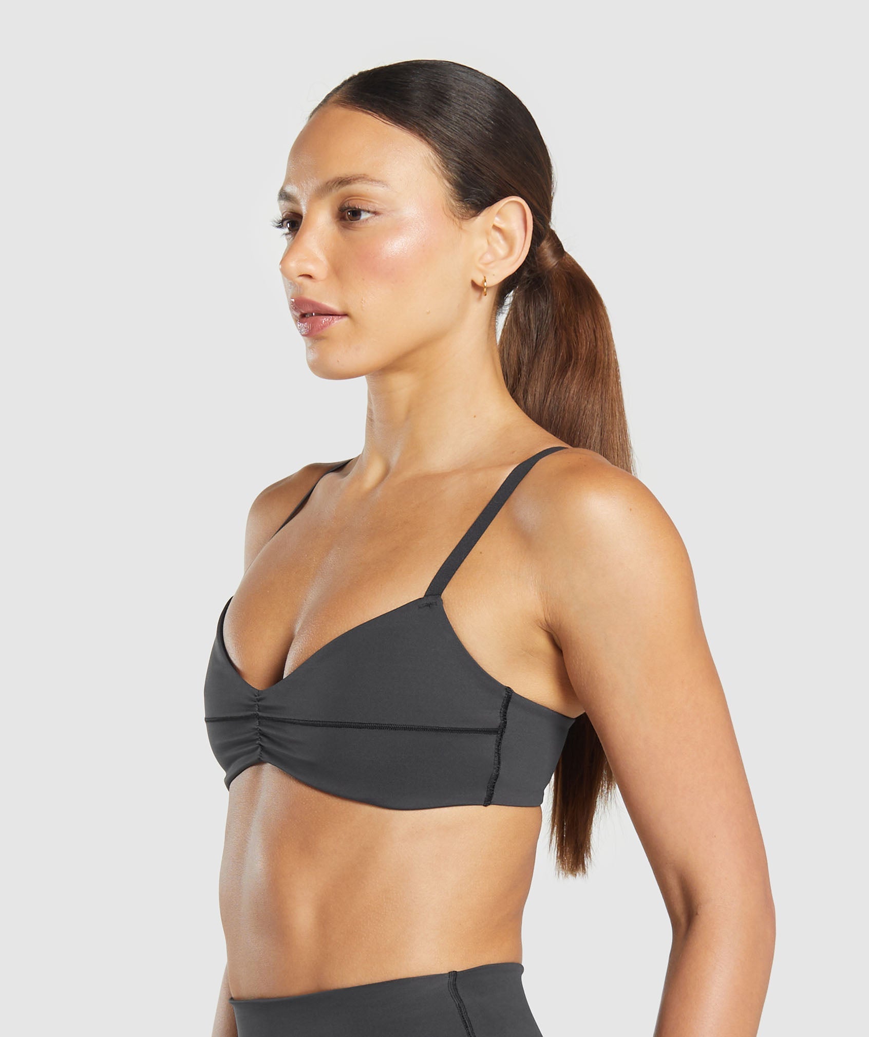 gymshark-elevate-ruched-sports-bra-black-ss25