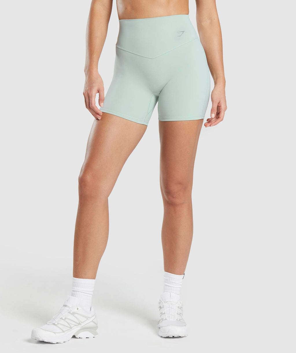 gymshark-elevate-shorts-morning-blue-ss25