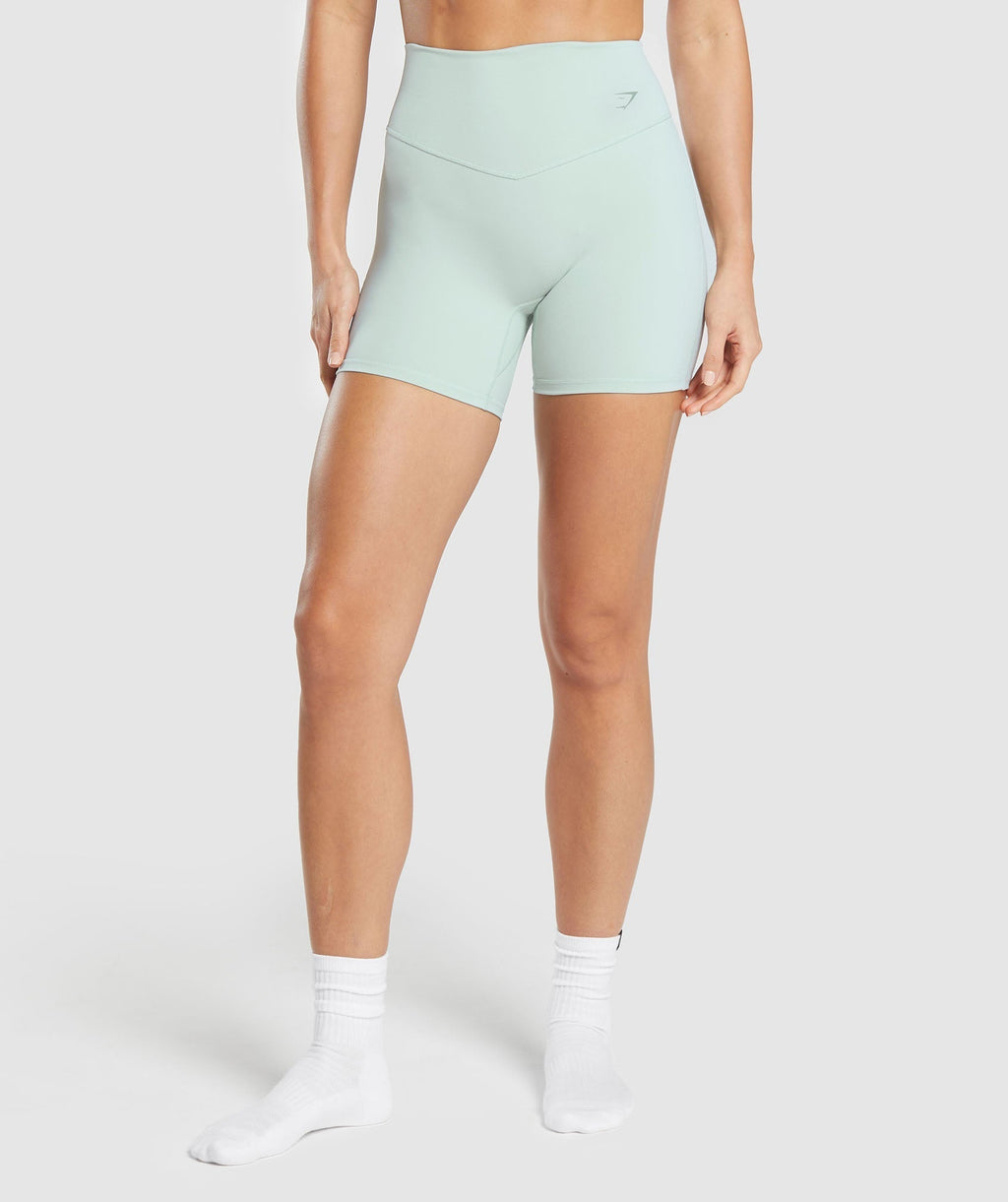 gymshark-elevate-shorts-morning-blue-ss25