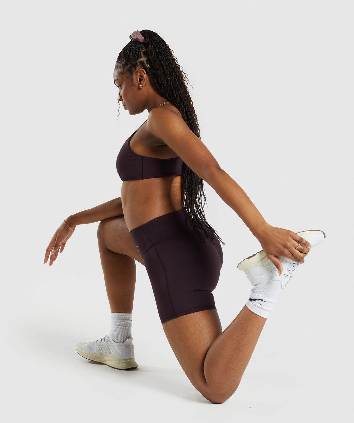 gymshark-elevate-shorts-plum-brown-ss24