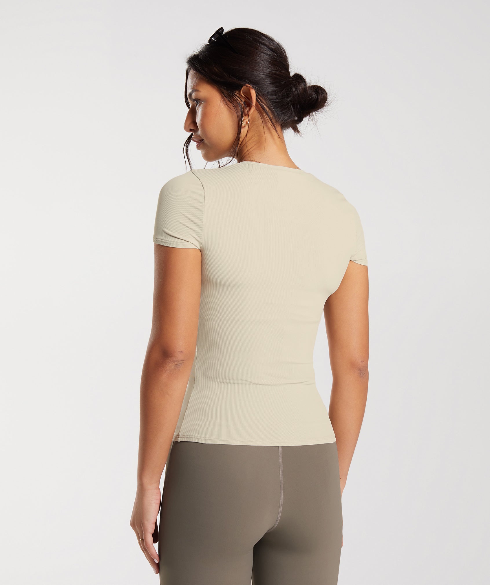 gymshark-elevate-top-sandy-brown-ss23