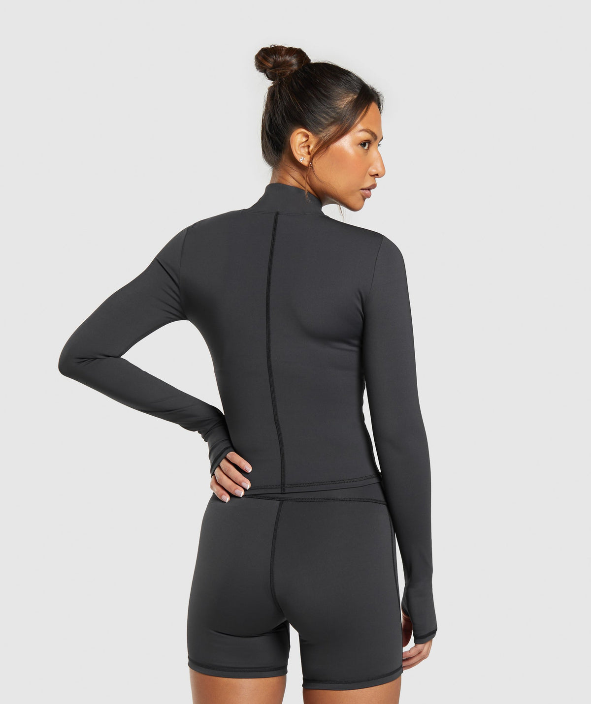 gymshark-elevate-tracktop-black-ss24
