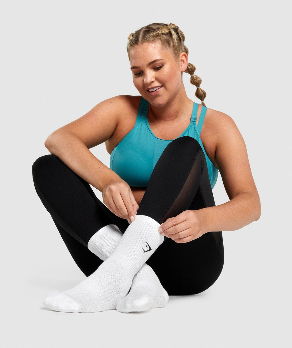 gymshark-crew-socks-white-aw21