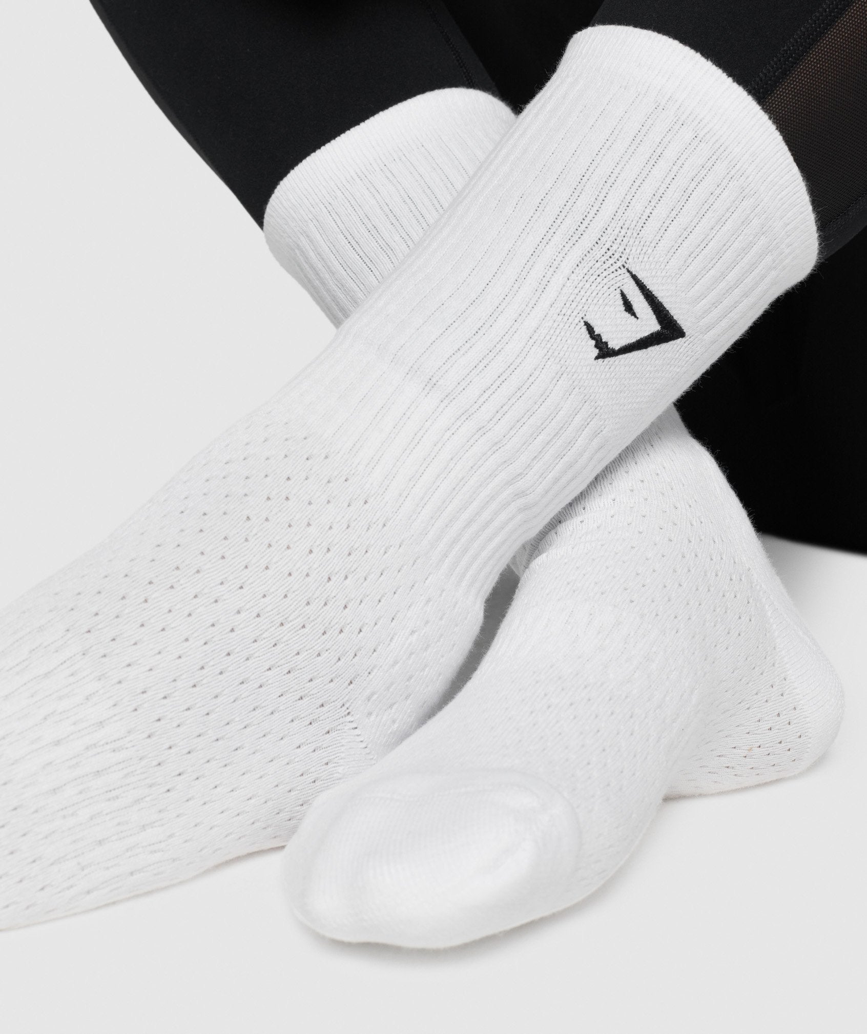 gymshark-crew-socks-white-aw21
