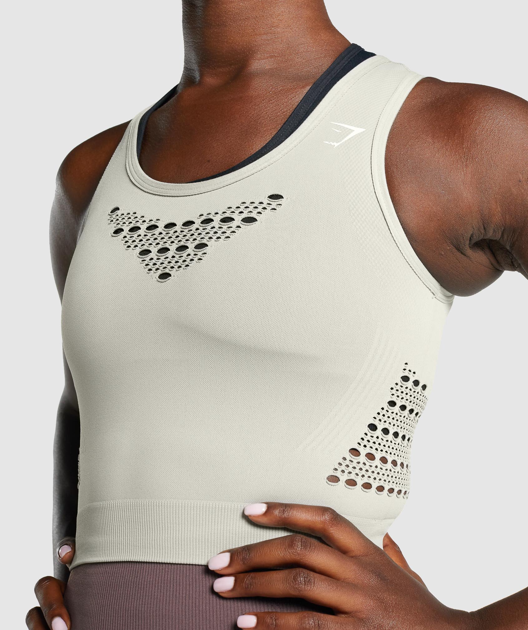 gymshark-energy-seamless-crop-top-light-grey