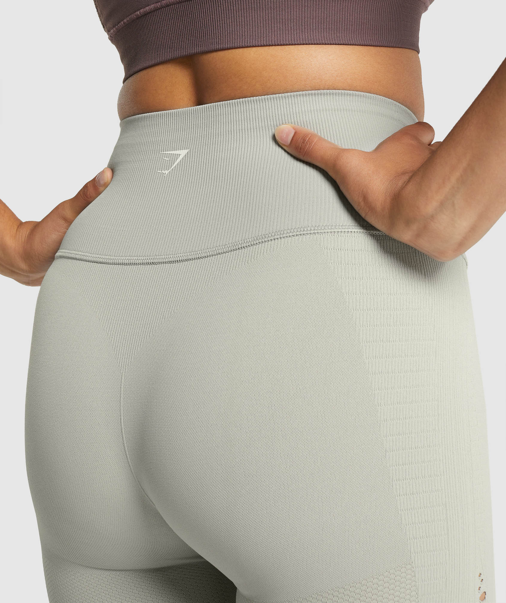gymshark-energy-seamless-leggings-light-grey