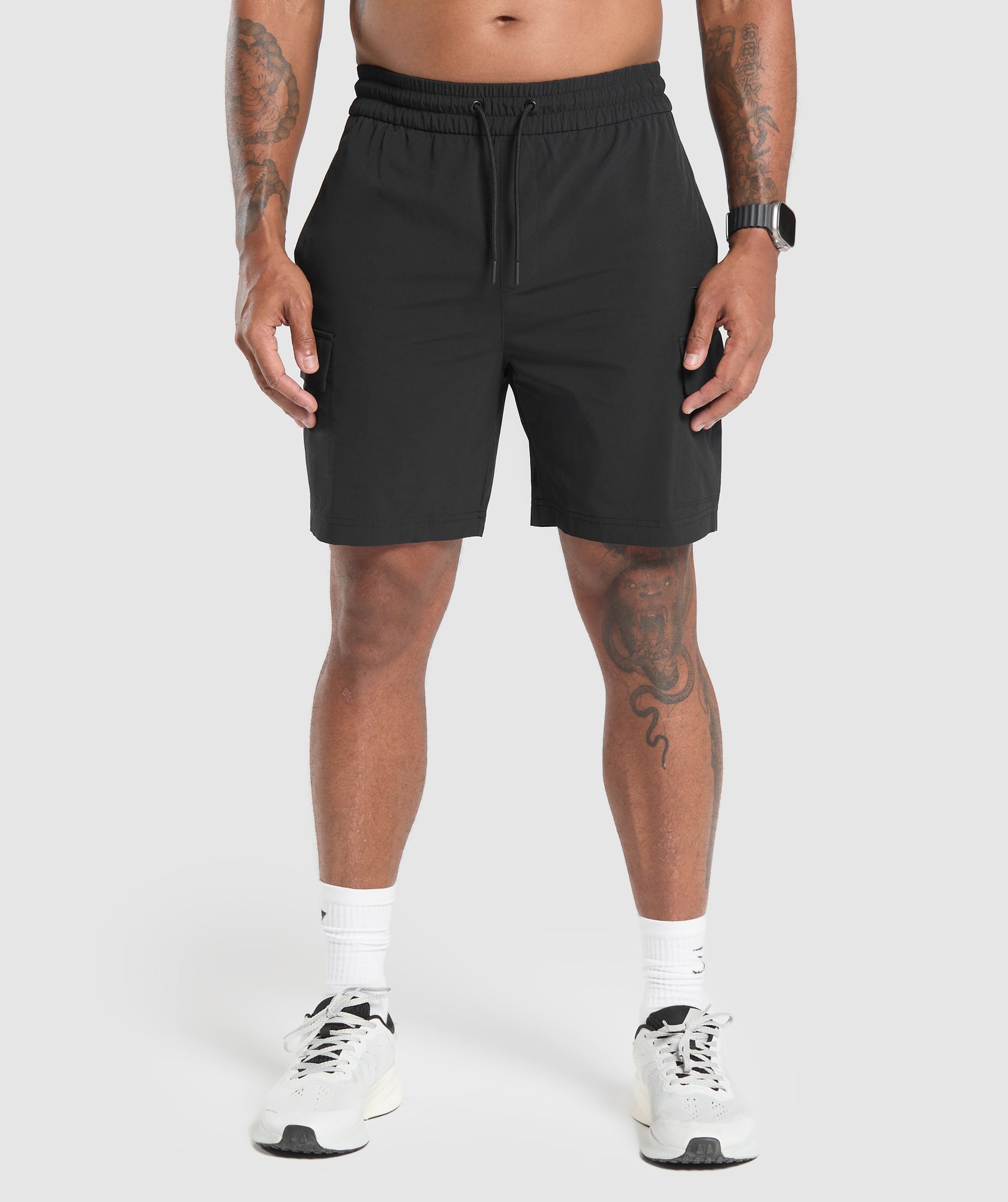 gymshark-stretch-woven-cargo-shorts-black-aw24