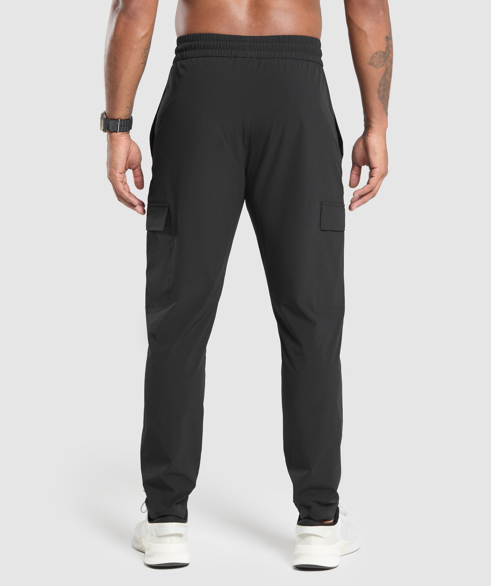 gymshark-stretch-woven-cargo-pants-black-ss24