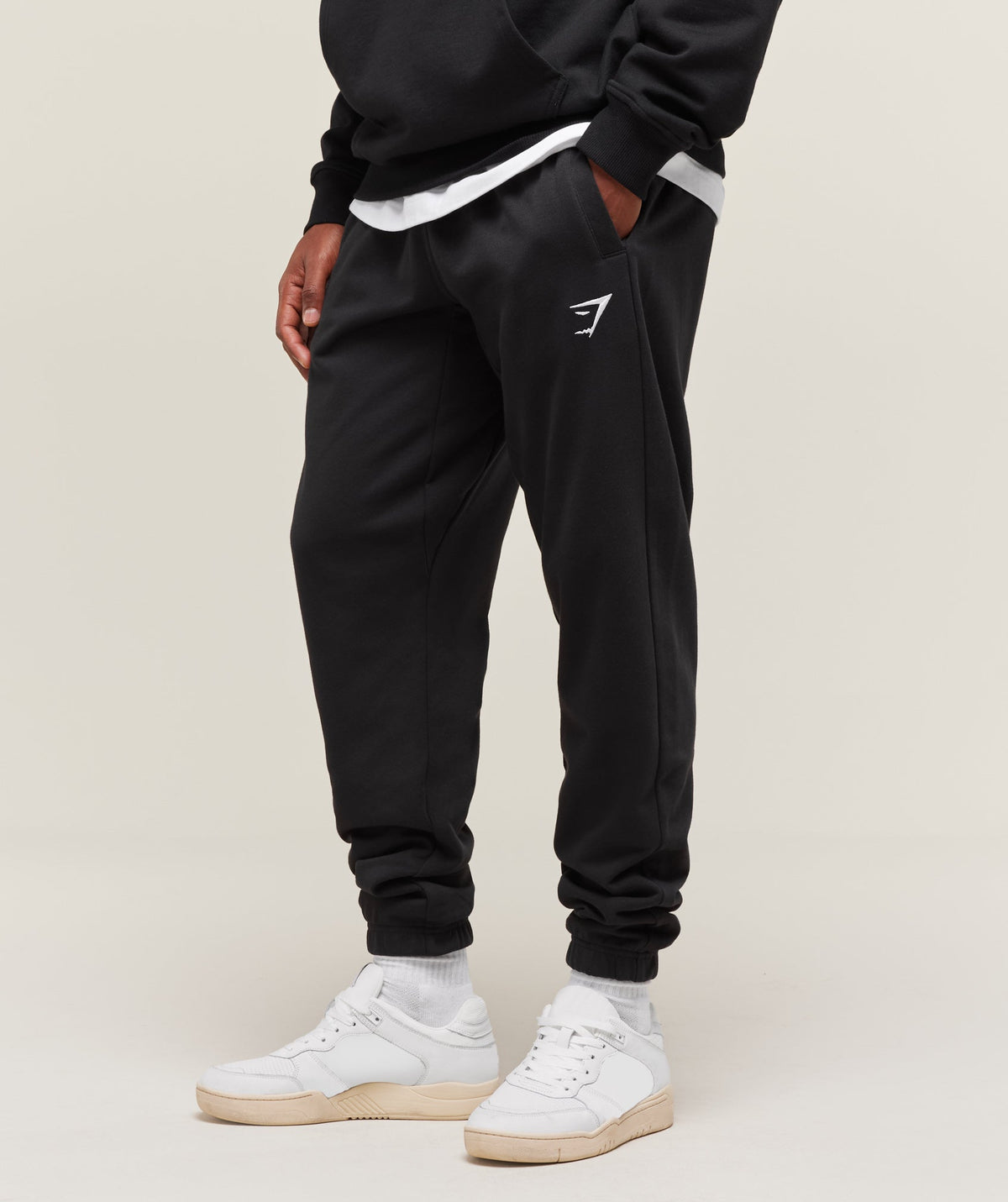 gymshark-essential-oversized-joggers-black-aw22