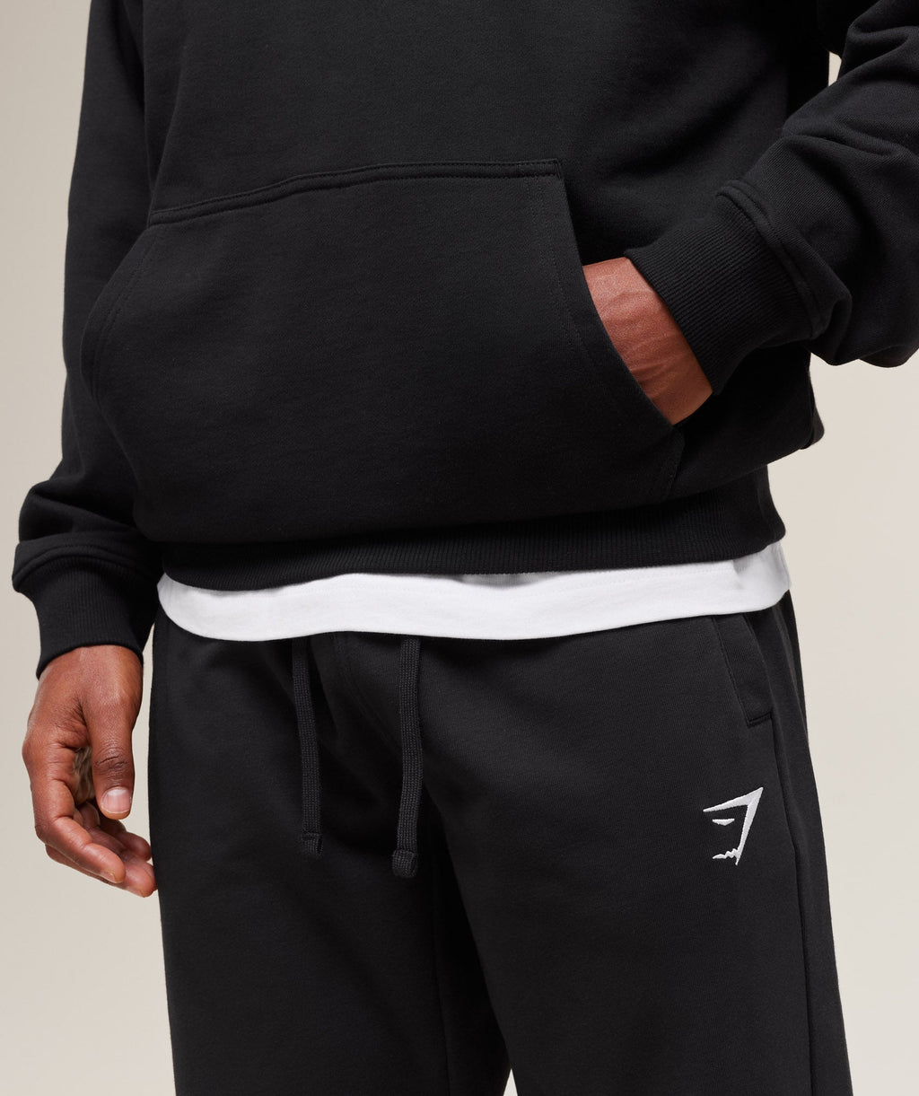 gymshark-essential-oversized-joggers-black-aw22