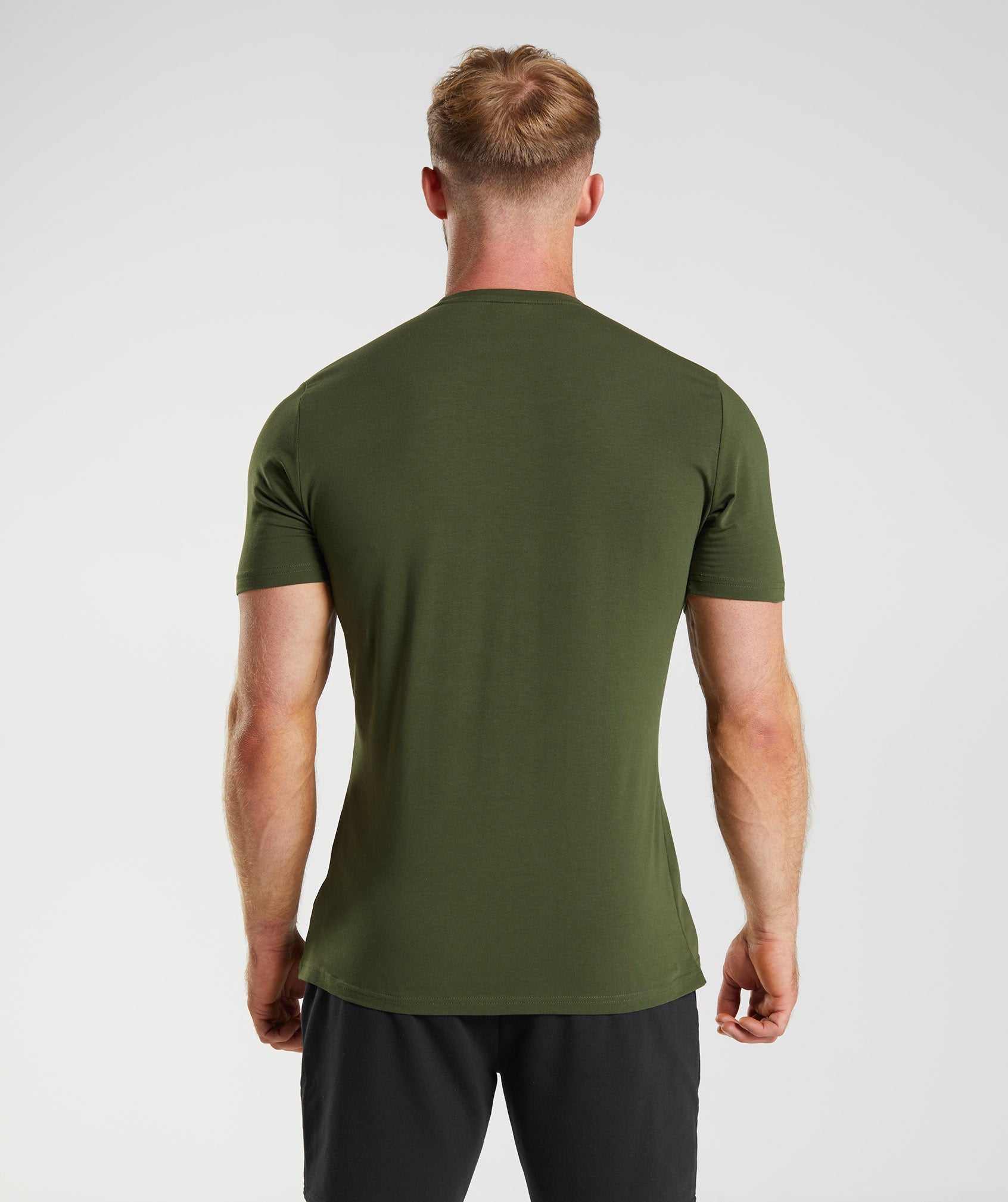 gymshark-essential-t-shirt-moss-olive-aw22