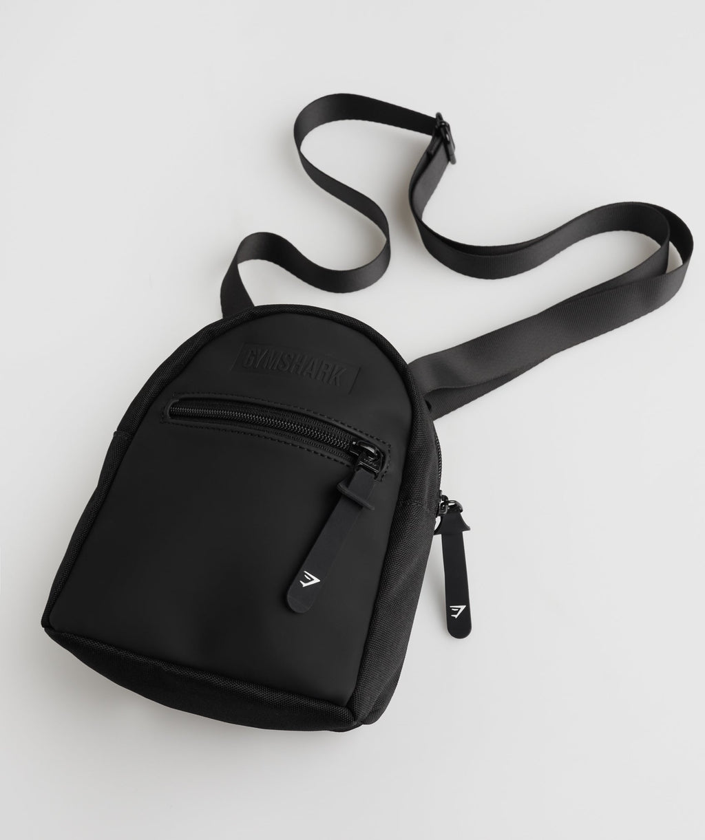 gymshark-everyday-crossbody-bag-black-ss23