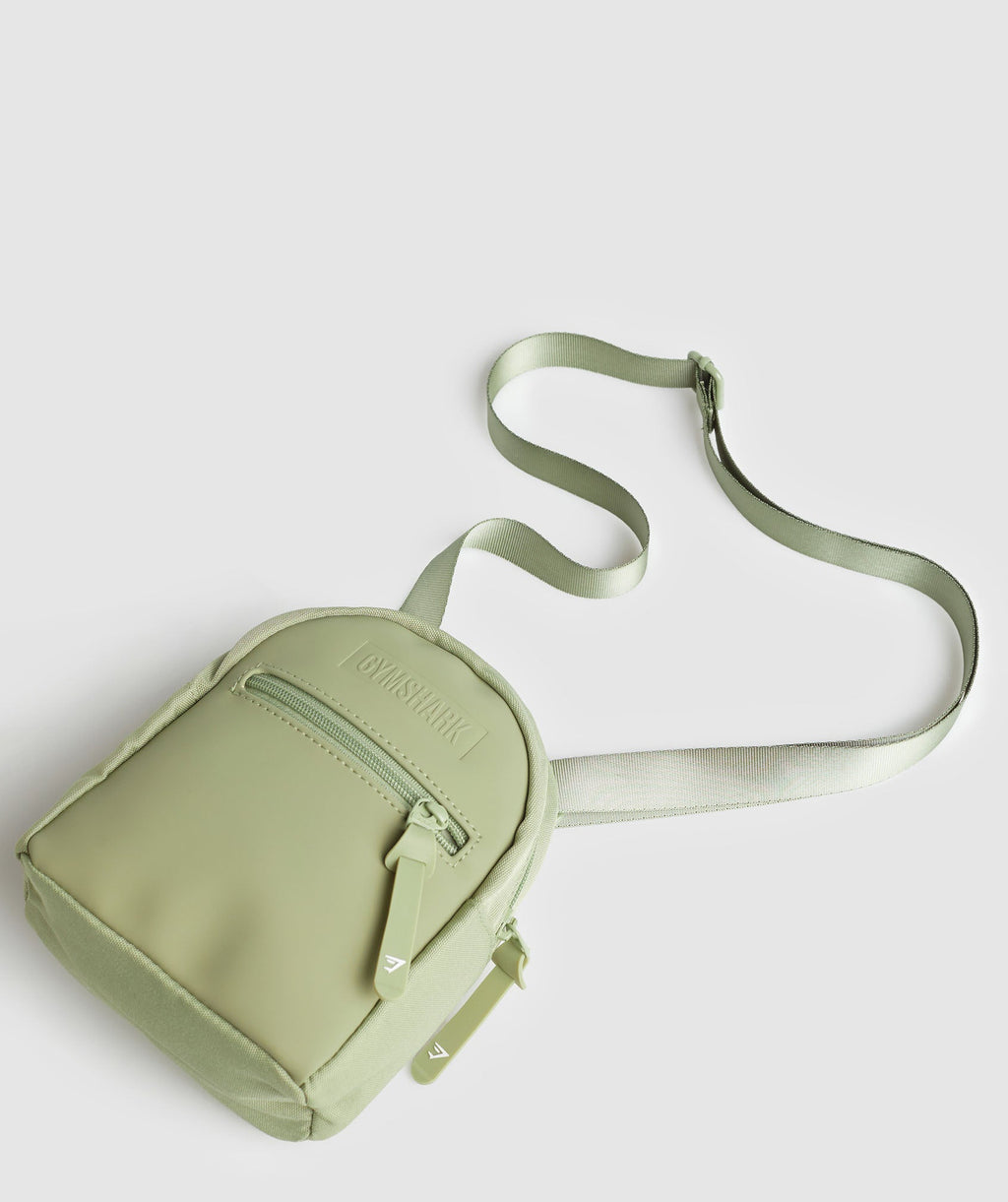 gymshark-everyday-crossbody-bag-natural-sage-green-ss24