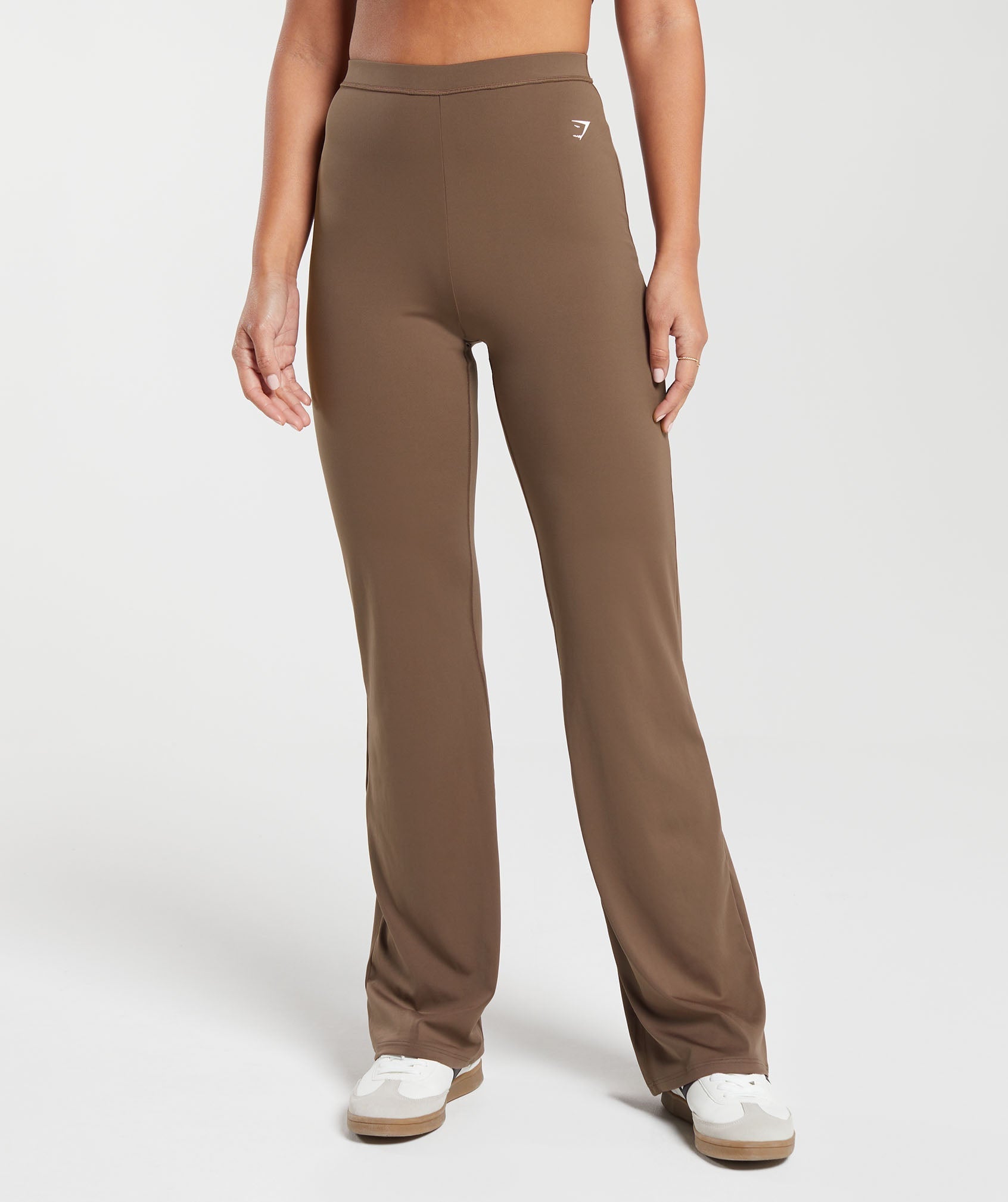 gymshark-everyday-regular-flared-leggings-soft-brown-aw23