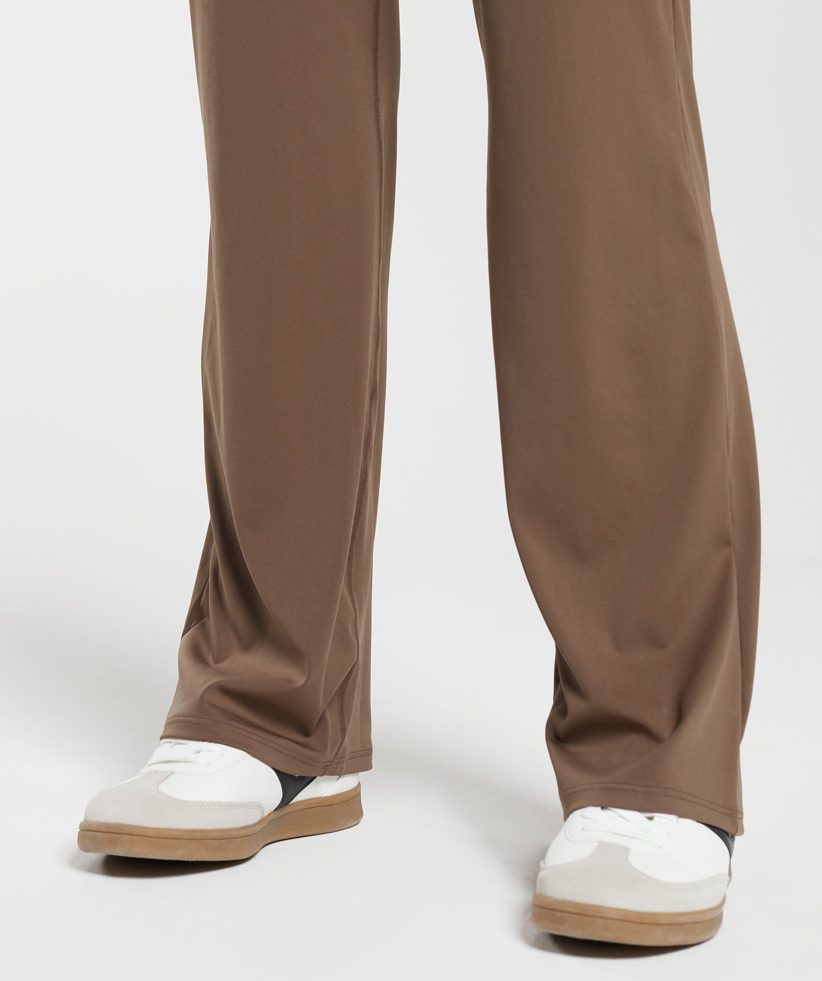 gymshark-everyday-regular-flared-leggings-soft-brown-aw23