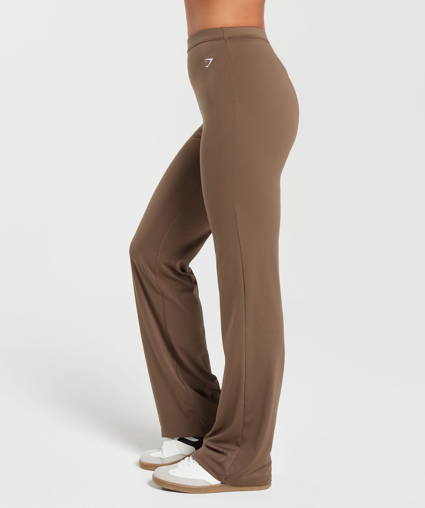 gymshark-everyday-regular-flared-leggings-soft-brown-aw23