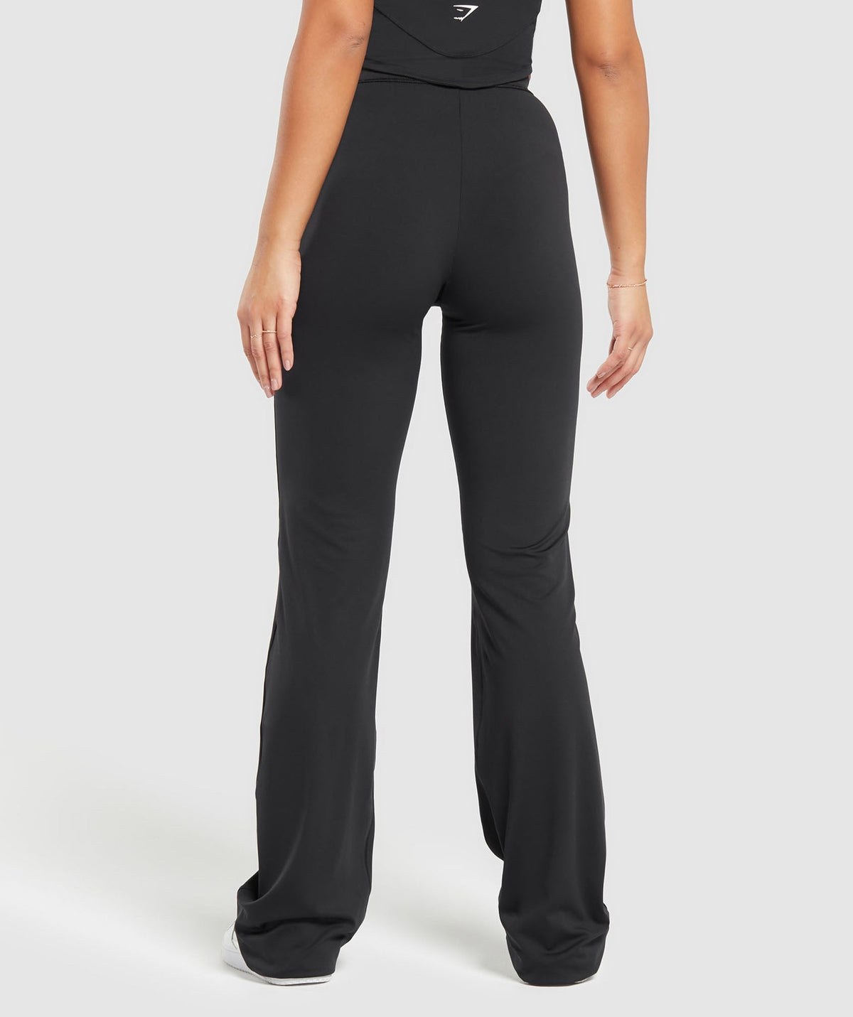 gymshark-everyday-tall-flared-leggings-black-ss24