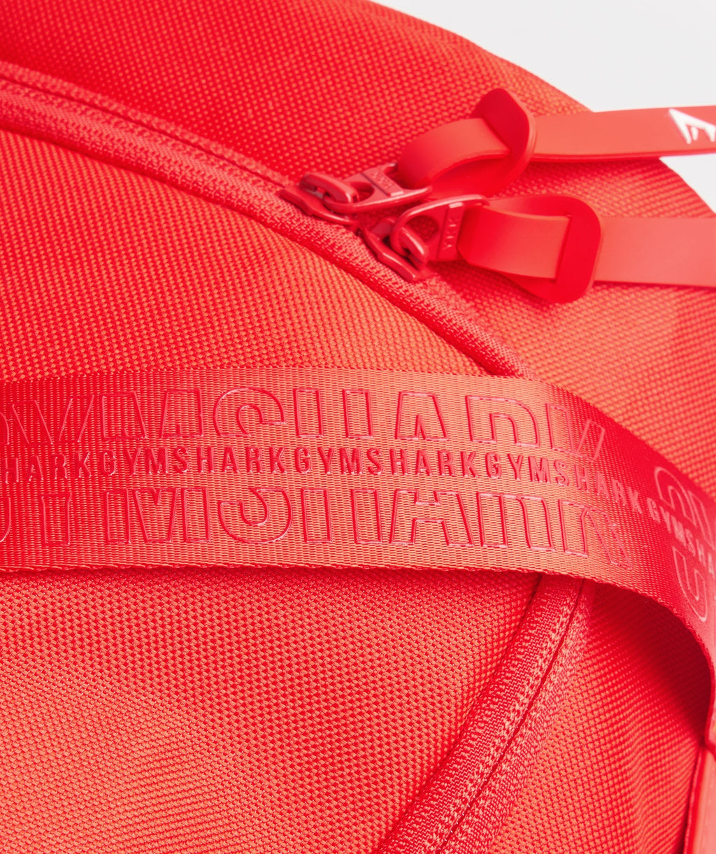 gymshark-everyday-holdall-chilli-red-aw22