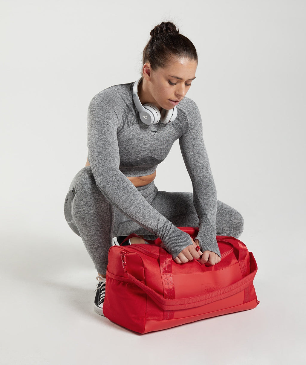 gymshark-everyday-holdall-chilli-red-aw22