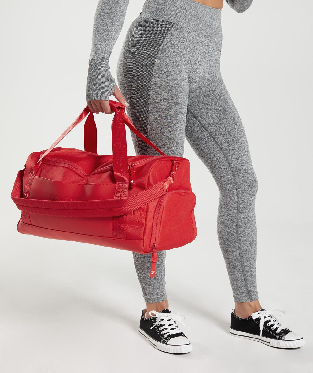 gymshark-everyday-holdall-chilli-red-aw22