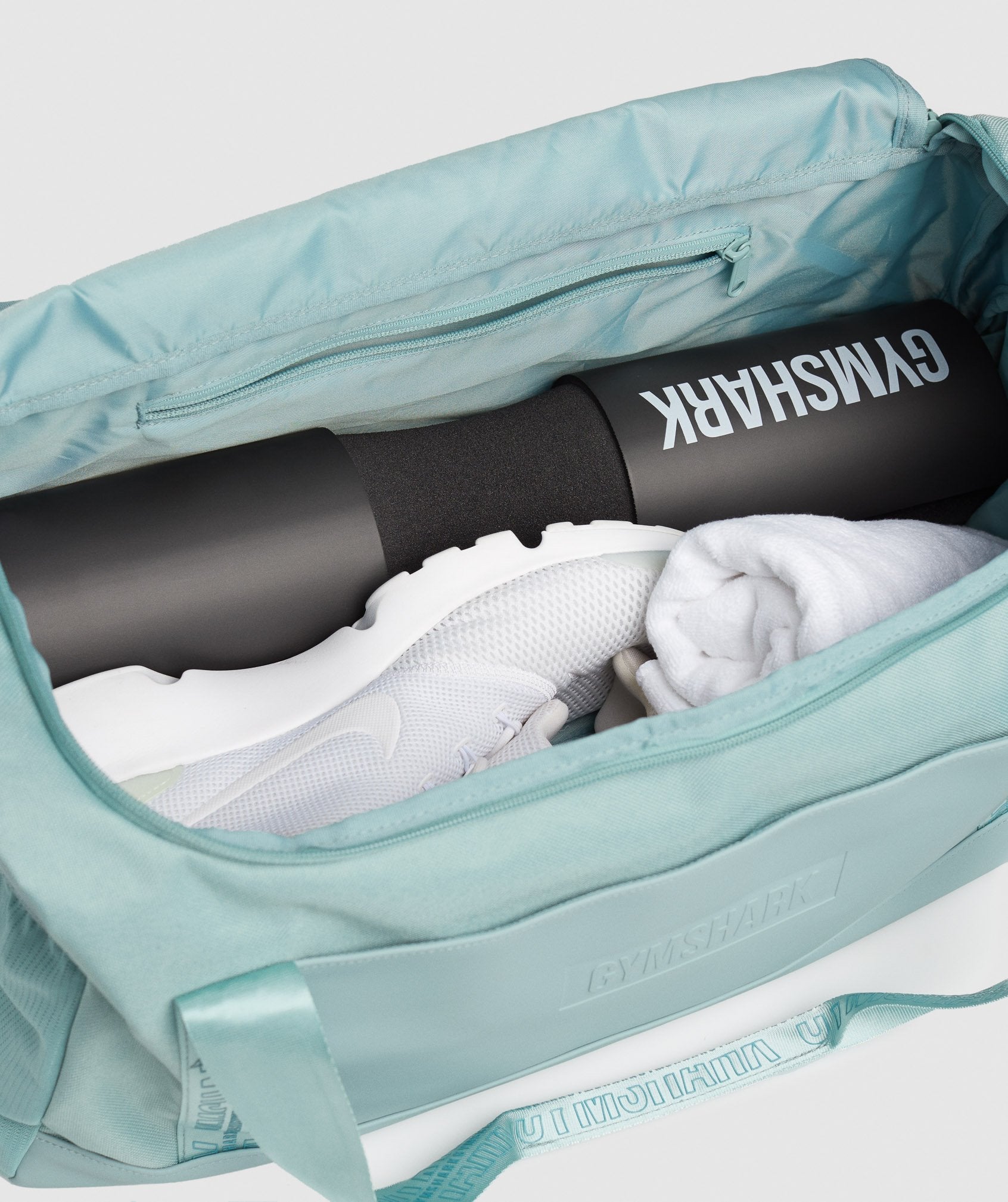 gymshark-everyday-holdall-light-blue-aw21