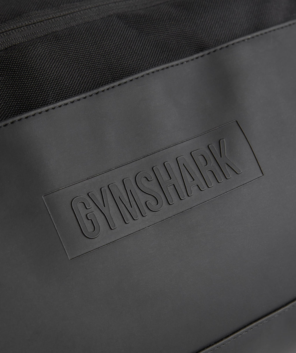 gymshark-everyday-holdall-black-aw21
