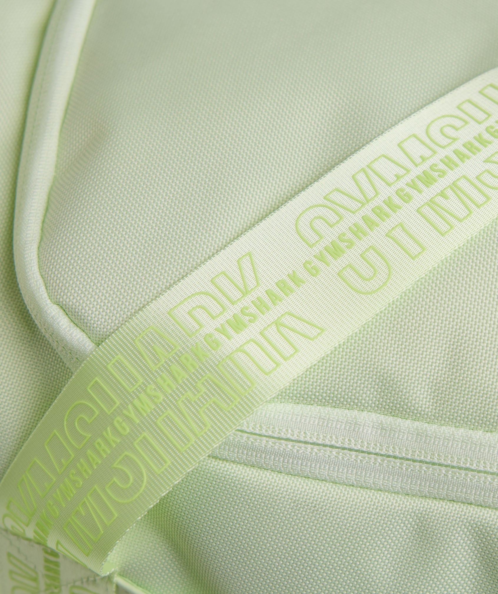 gymshark-everyday-holdall-cucumber-green-ss22