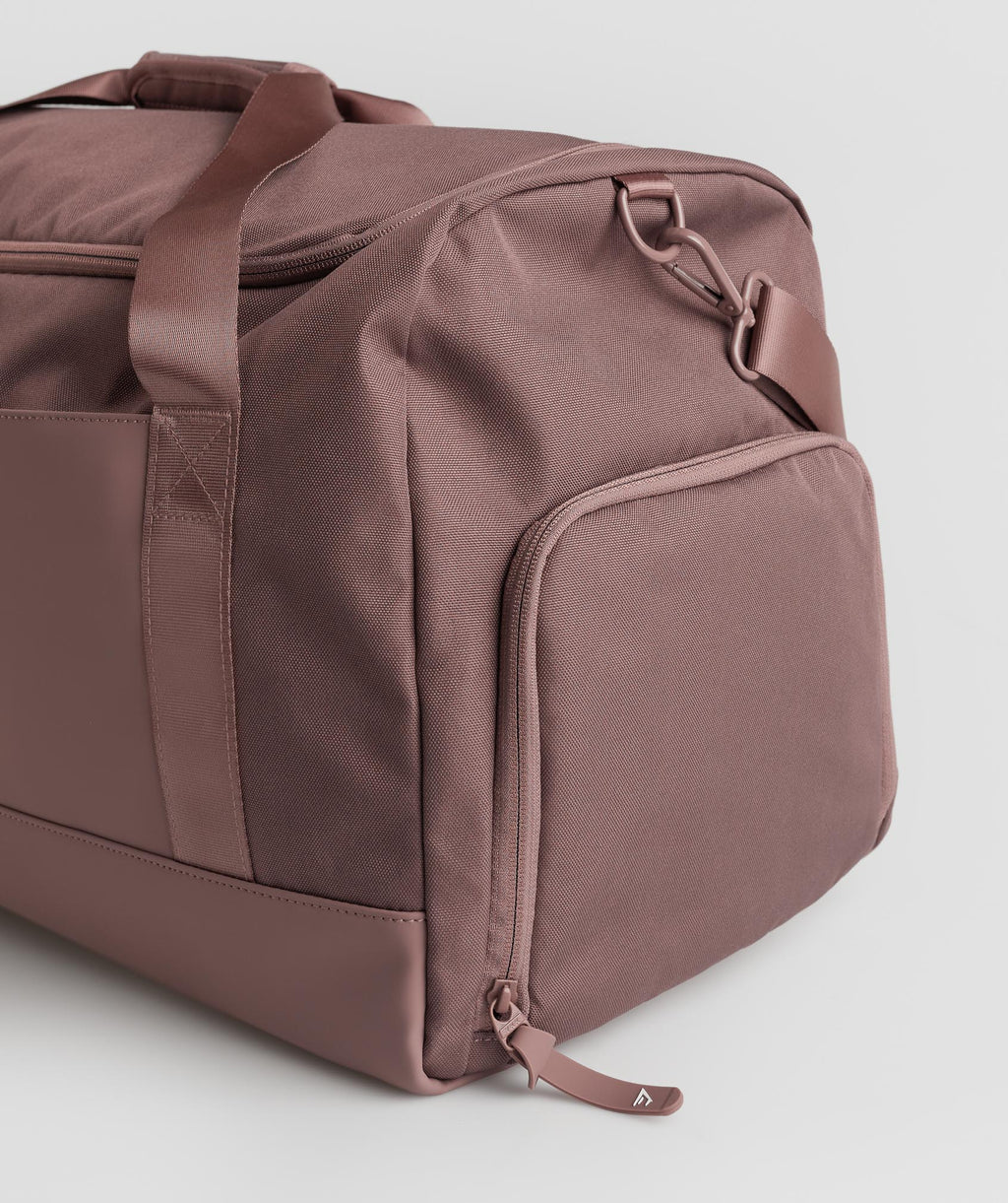 gymshark-large-everyday-holdall-dusty-maroon-ss23