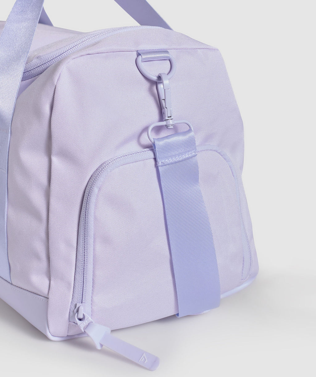gymshark-everyday-holdall-small-fresh-lilac-ss25