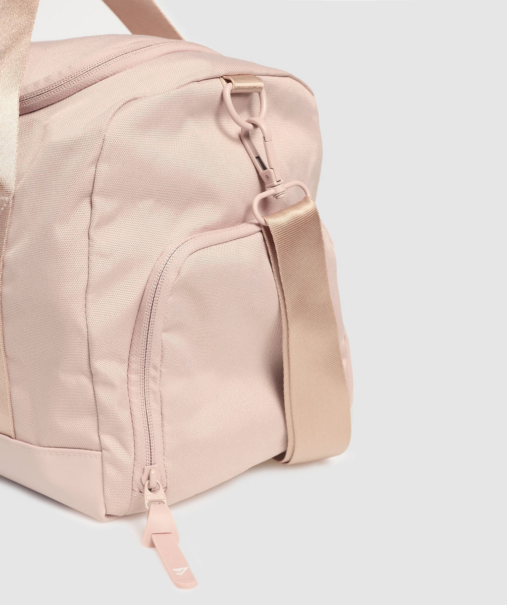 gymshark-everyday-holdall-small-muted-pink-ss25